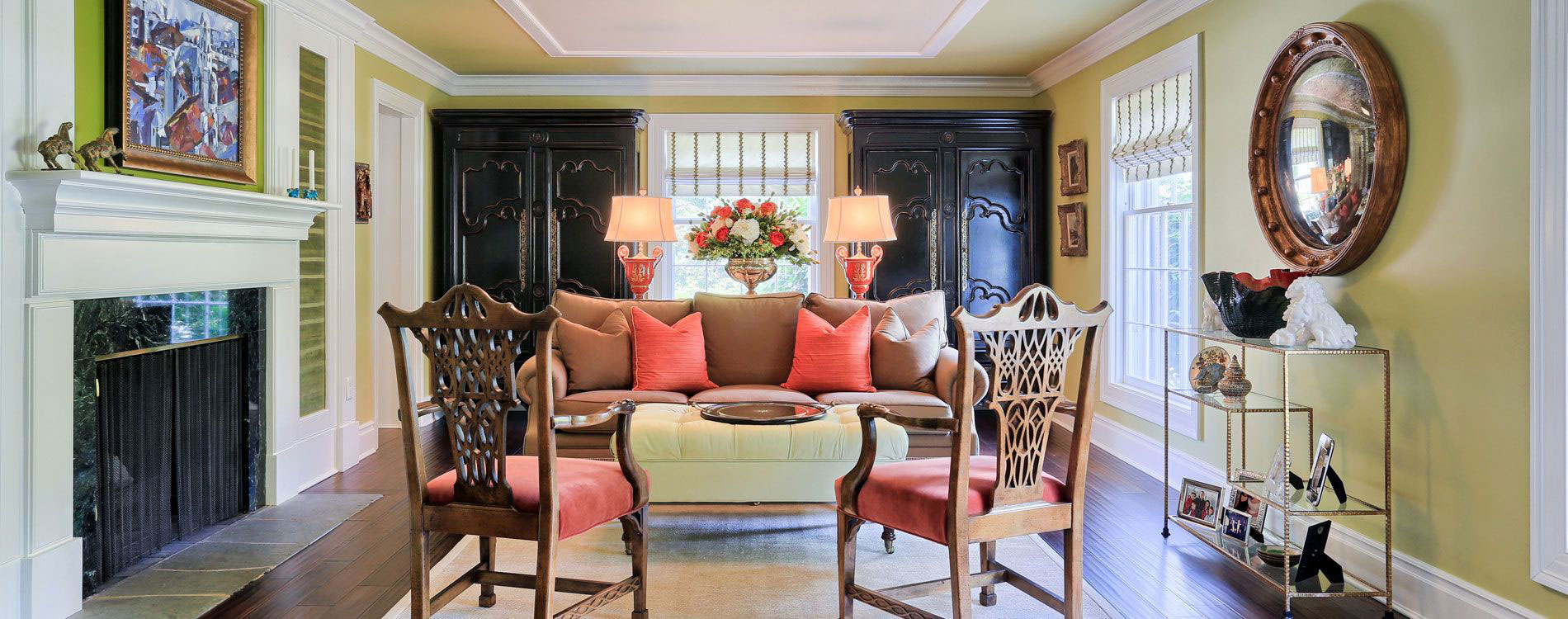 Symmetrically arranged living room