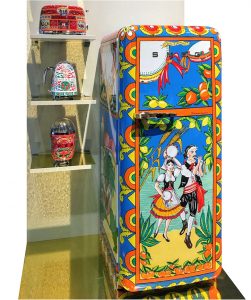 Stunning, hand painted appliances - the result of a collaboration between SMEG, known for retro 50's kitchen appliances, and Dolce + Gabbana.