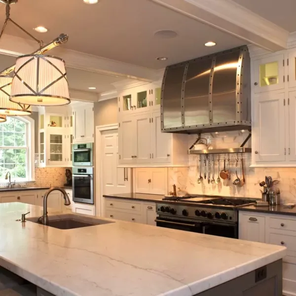 Stunning white kitchen.